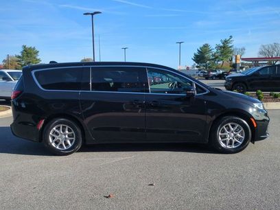 New 2026 Chrysler Pacifica Select