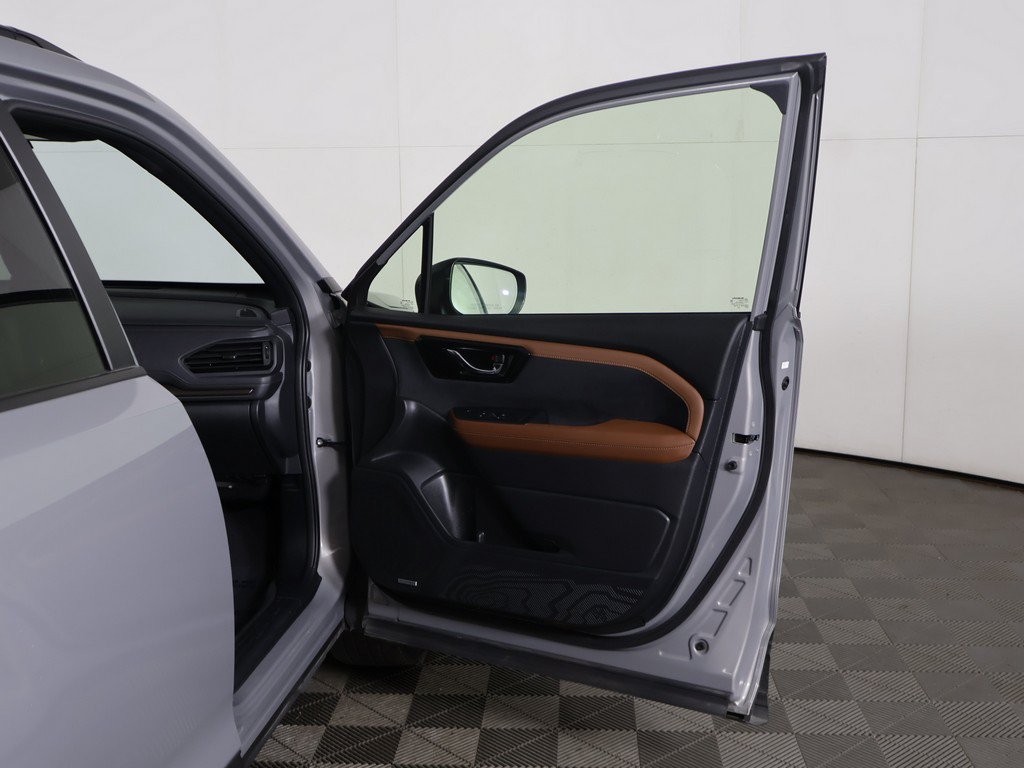 Used 2025 Subaru Forester Touring w/ Popular Package - Touring AWD/4WD image 24