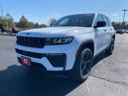 New 2026 Jeep Grand Cherokee Limited image 3