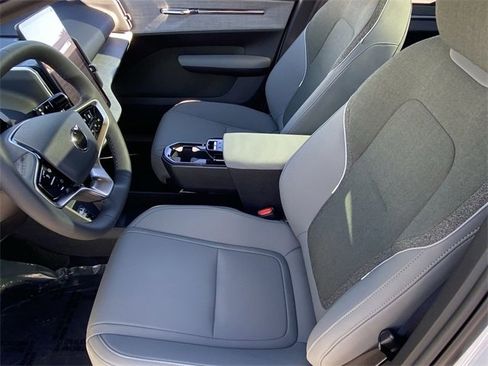 New 2025 Volvo EX30 Plus w/ Protection Package Premier image 20