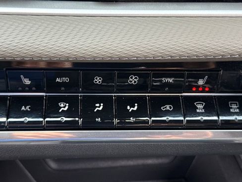 Used 2026 Chevrolet Equinox LT w/ Convenience Package II image 18