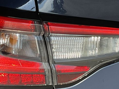 Used 2025 Subaru Legacy Premium AWD/4WD image 9