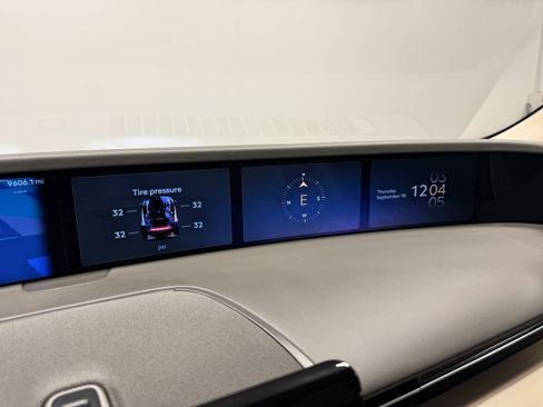 Used 2024 Lincoln Nautilus Reserve image 28