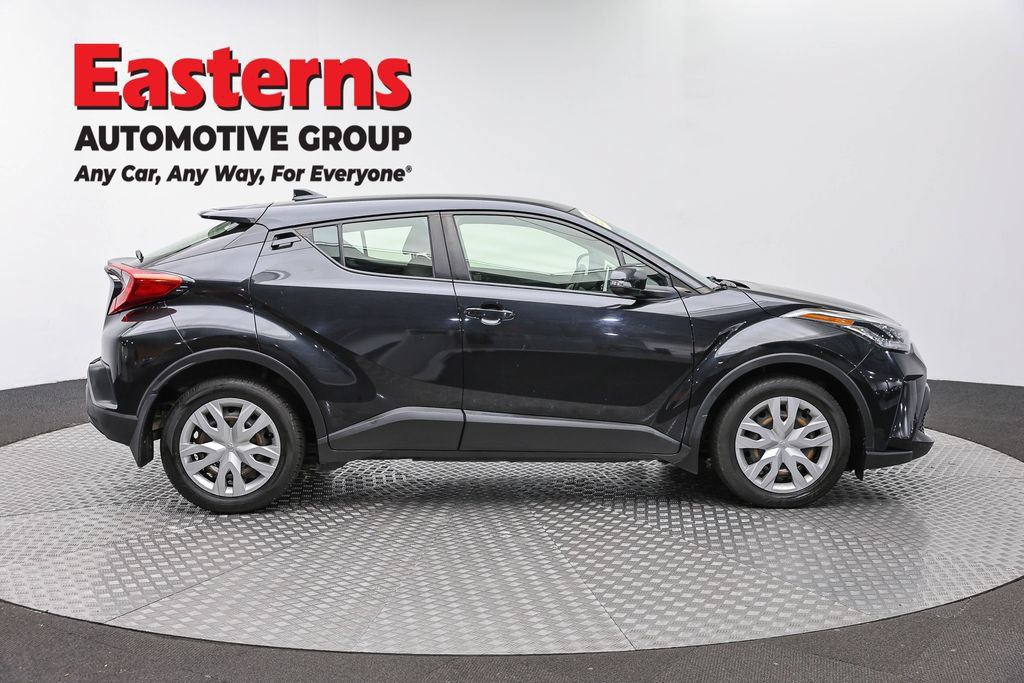 Used 2022 Toyota C-HR Limited FWD image 4