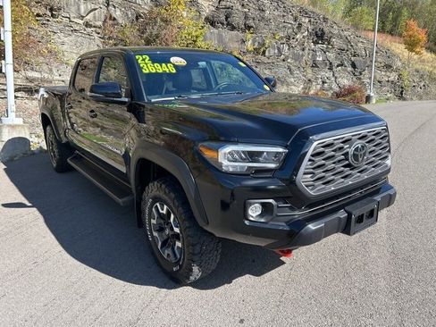 Used 2022 Toyota Tacoma TRD Off-Road image 3