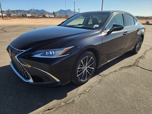 Used 2022 Lexus ES 300h w/ Premium Package image 3