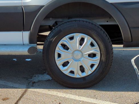 Used 2024 Ford Transit 250 Low Roof w/ Exterior Upgrade Package image 17