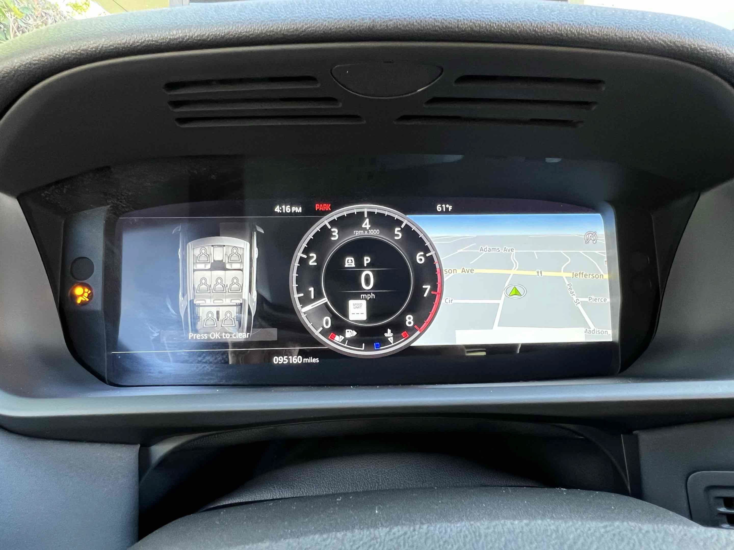 Used 2018 Land Rover Discovery HSE AWD/4WD image 8