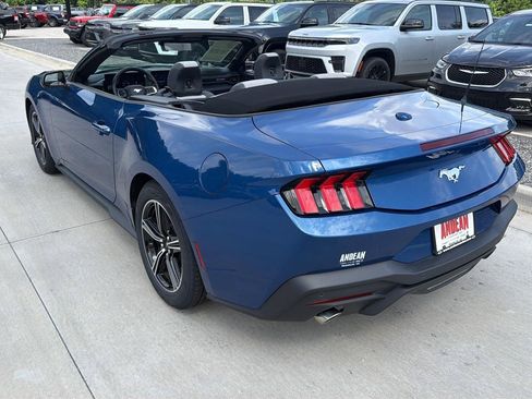 Used 2024 Ford Mustang Convertible RWD image 5