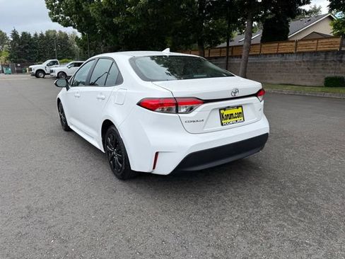 Used 2024 Toyota Corolla LE FWD image 3