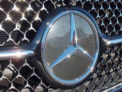 Used 2025 Mercedes-Benz E 350 Sedan image 4