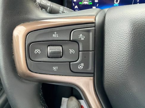 Used 2023 Chevrolet Suburban High Country w/ Premium Package AWD/4WD image 17