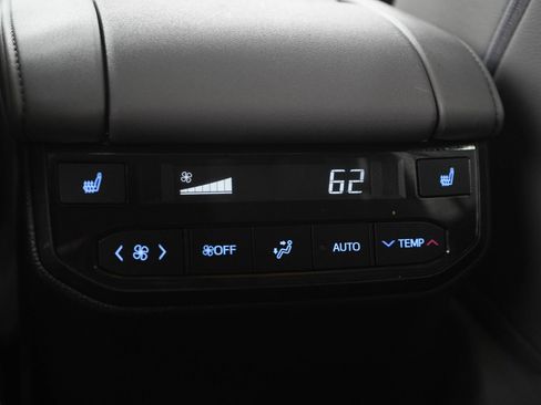 Used 2020 Toyota Highlander Platinum AWD/4WD image 17