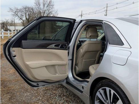 Used 2019 Lincoln MKZ Reserve image 10