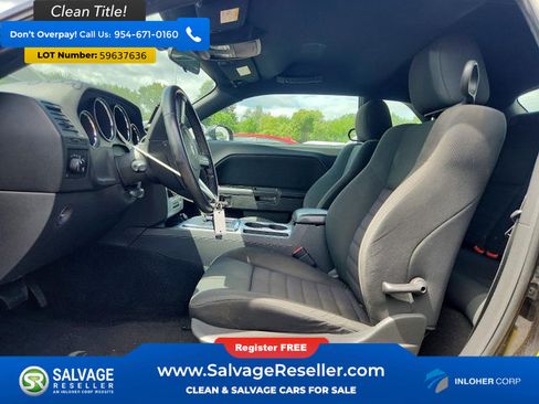 Used 2009 Dodge Challenger SE RWD image 9