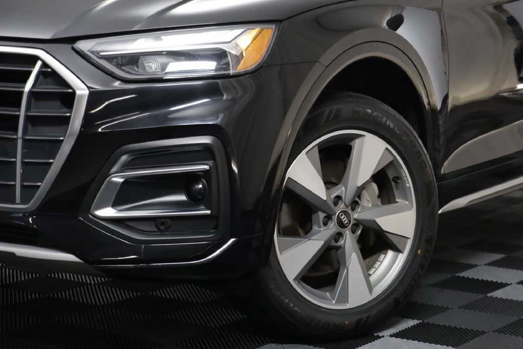 Used 2023 Audi Q5 2.0T Premium w/ Convenience Package AWD/4WD image 3