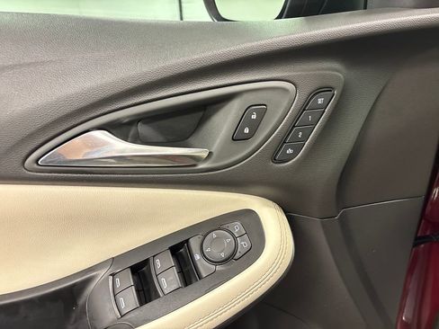 Used 2025 Buick Encore GX Avenir w/ Avenir Technology Package image 22