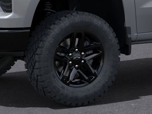 Used 2024 Chevrolet Silverado 1500 Custom Trail Boss image 9