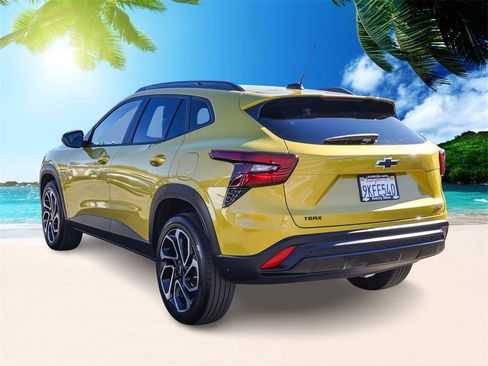 Used 2024 Chevrolet Trax RS w/ Driver Confidence Package image 4