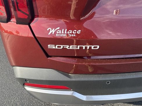 New 2025 Kia Sorento S image 6