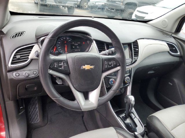 Used 2018 Chevrolet Trax Premier FWD image 14