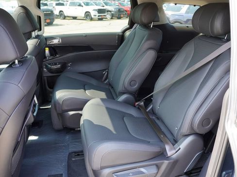 New 2027 Kia Carnival SX Prestige FWD image 11