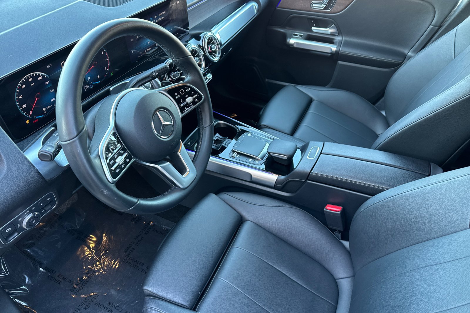 Used 2023 Mercedes-Benz GLB 250 4MATIC image 10