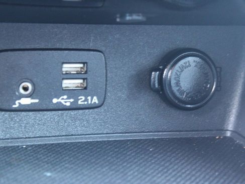 Used 2023 Subaru Forester Limited image 18