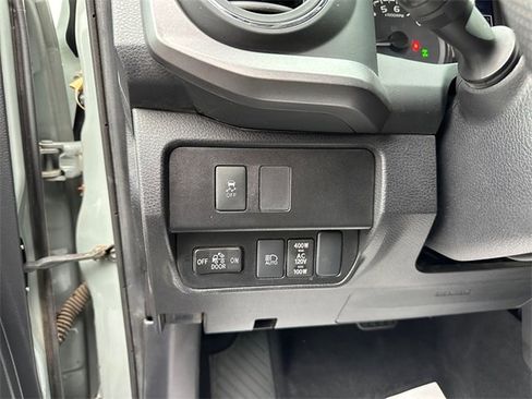 Used 2022 Toyota Tacoma TRD Off-Road image 21