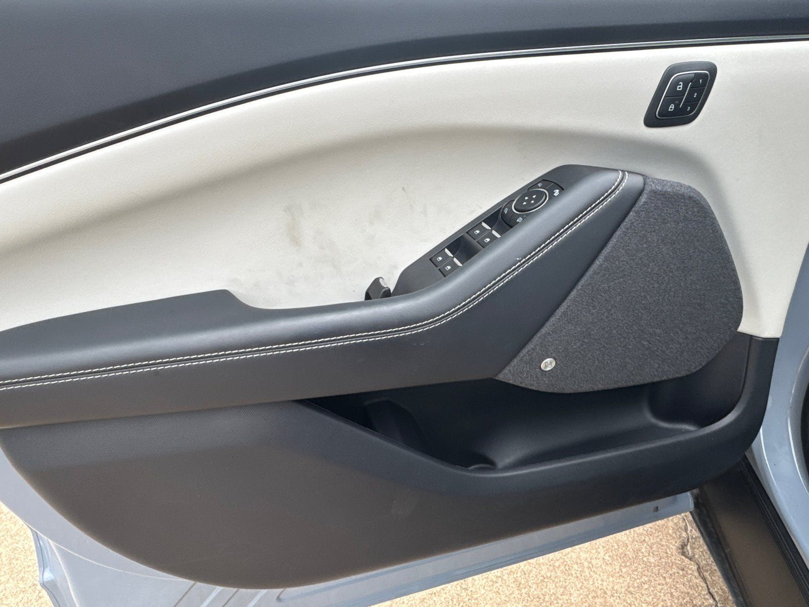 Used 2025 Ford Mustang Mach-E Premium RWD image 11