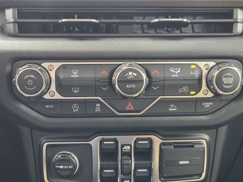 New 2026 Jeep Gladiator Willys AWD/4WD image 23