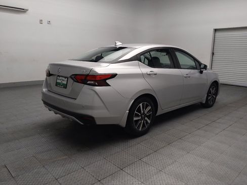 Used 2021 Nissan Versa SV FWD image 9