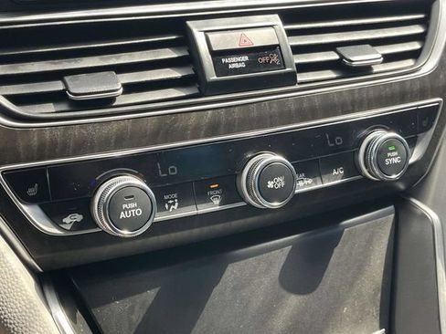 Used 2020 Honda Accord EX image 31