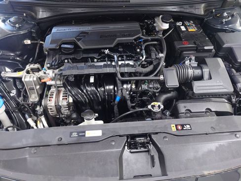 Certified 2024 Hyundai Elantra SE FWD image 22