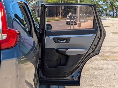 Used 2017 Honda CR-V LX image 11