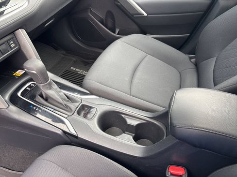 Used 2022 Toyota Corolla Cross LE w/ Moonroof Package AWD/4WD image 22