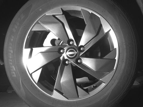 Used 2025 Nissan Rogue SV image 15