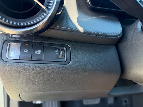 Used 2025 Chevrolet Equinox LT w/ Convenience Package II FWD image 18