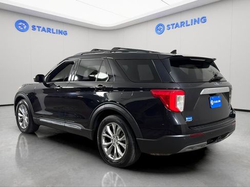 Used 2020 Ford Explorer XLT w/ Equipment Group 202A RWD image 11