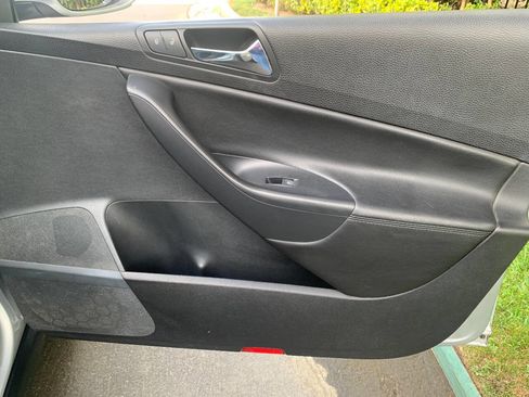 Used 2008 Volkswagen Passat 2.0T image 29