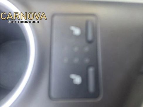 Used 2021 Toyota Camry XLE image 32