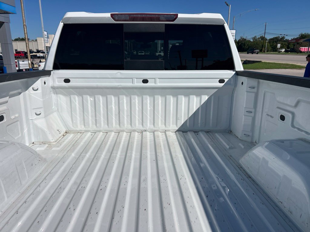 Used 2021 Chevrolet Silverado 1500 RST w/ LPO, Blackout Package AWD/4WD image 8