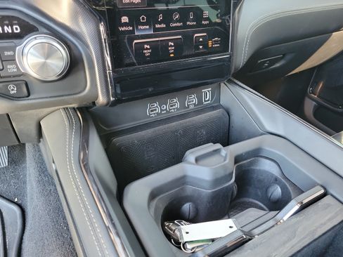 Certified 2025 RAM 1500 Limited AWD/4WD image 18