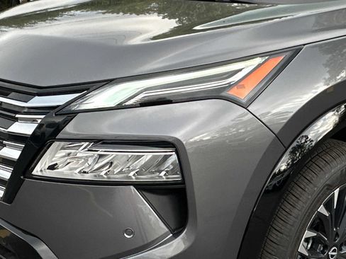 New 2026 Nissan Rogue Platinum w/ Platinum Premium Package image 9