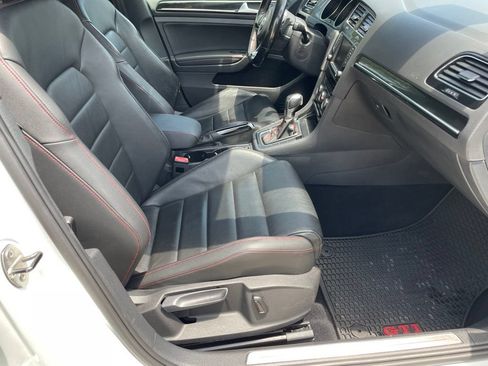Used 2016 Volkswagen GTI SE FWD image 26