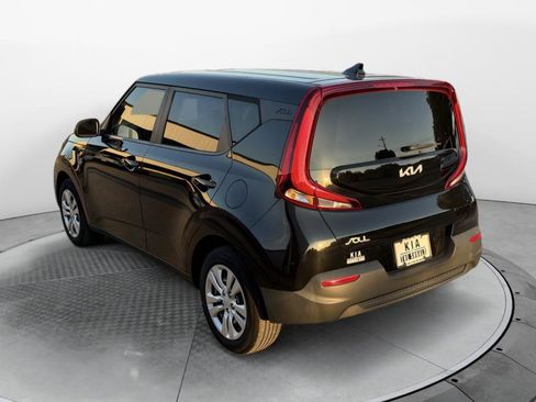 Used 2022 Kia Soul LX FWD image 5