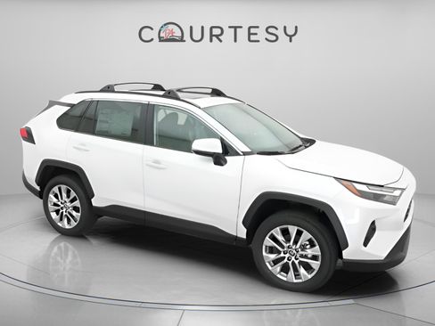 New 2025 Toyota RAV4 XLE Premium w/ Weather Package AWD/4WD image 28