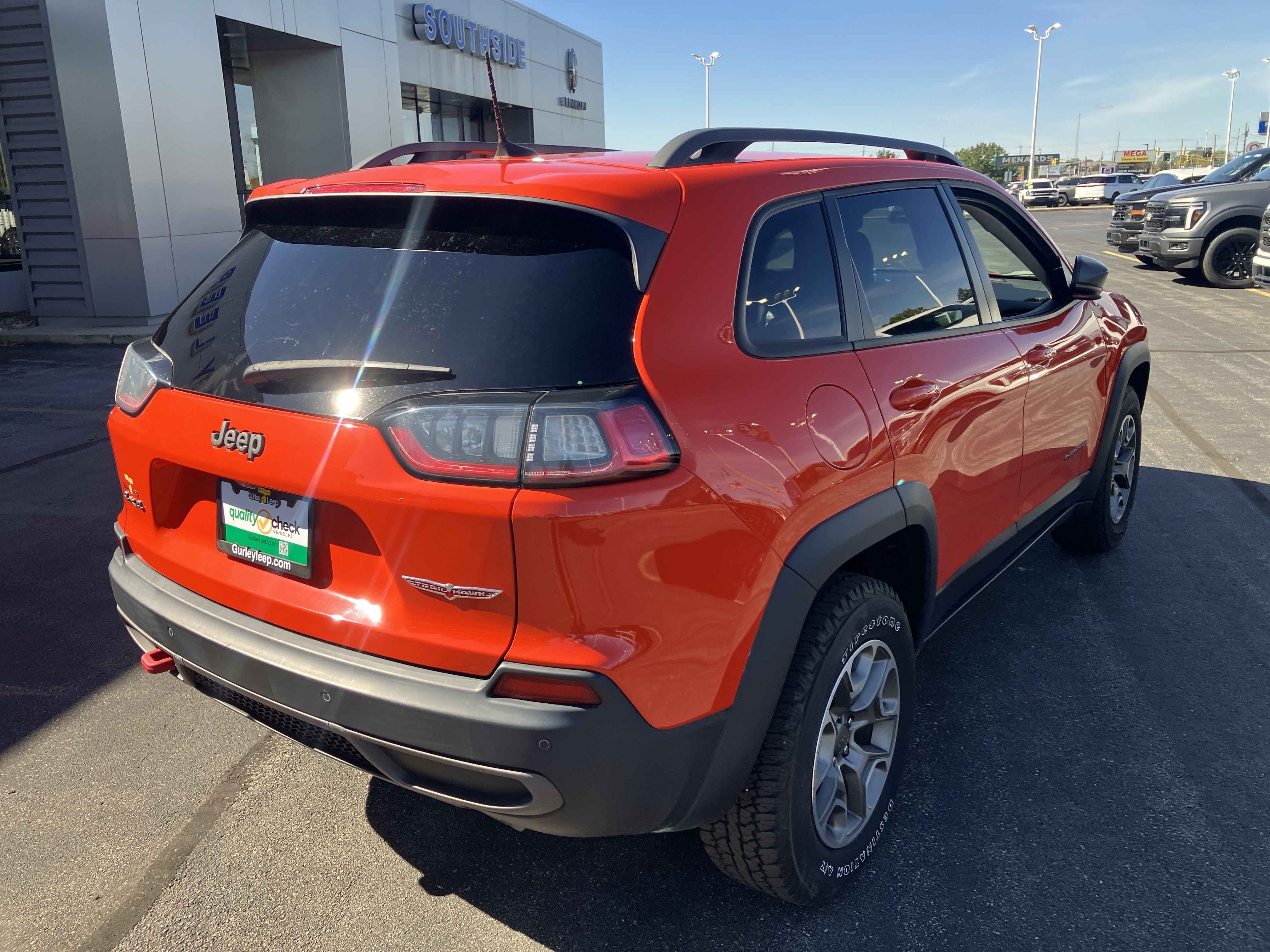 Used 2021 Jeep Cherokee Trailhawk AWD/4WD image 7