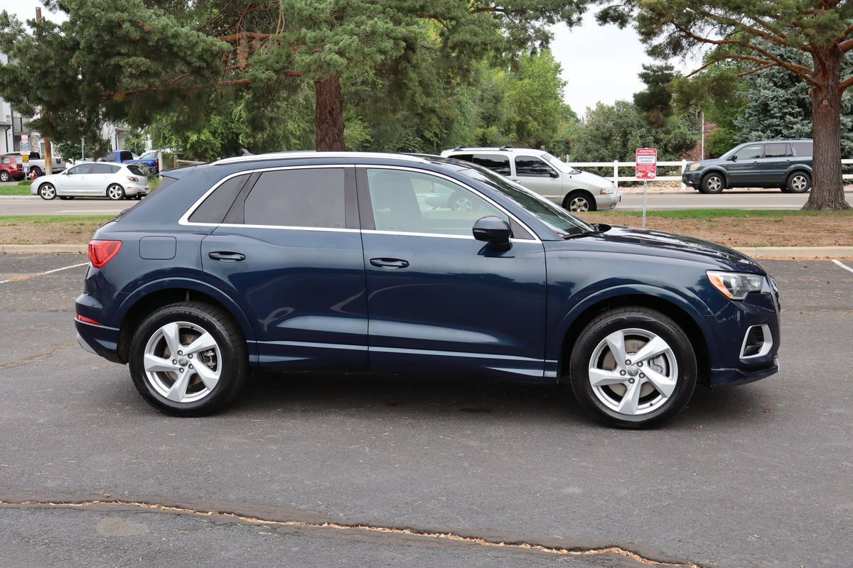 Used 2019 Audi Q3 2.0T Premium AWD/4WD image 3