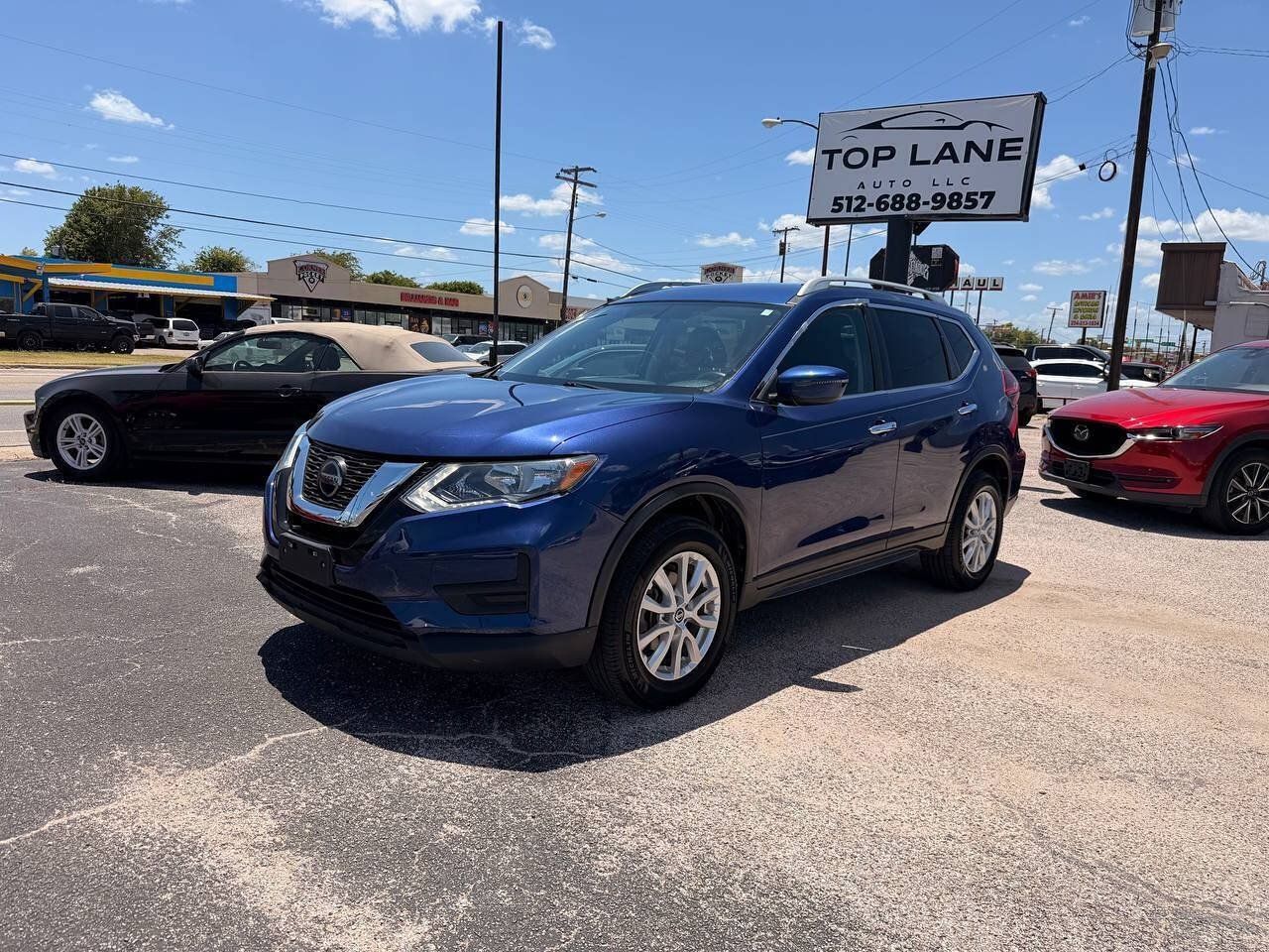 Used 2018 Nissan Rogue SV AWD/4WD image 2
